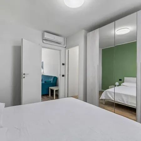 아파트 Teal Haven - Stylish Retreat Steps From 코모